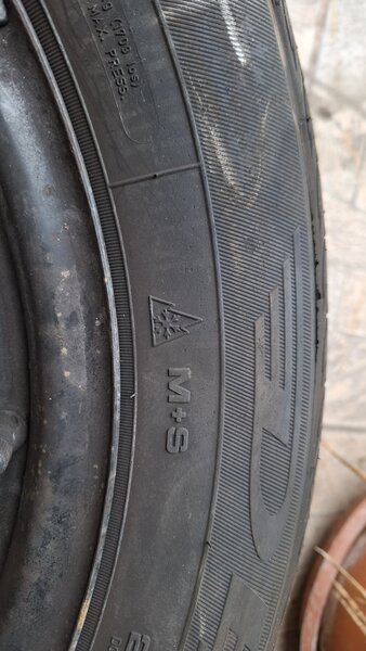 Vand 4 Jante + cauciucuri Debica de iarna  215/60R16 + capace
